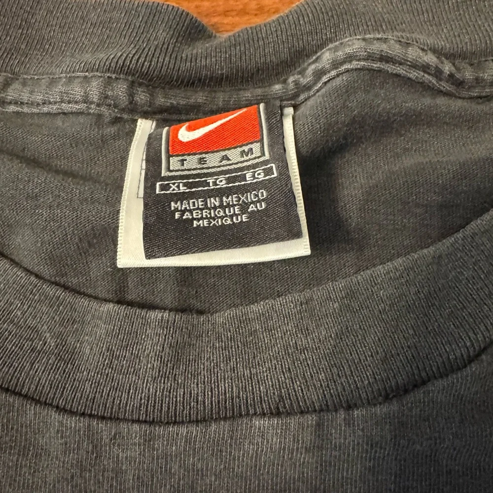 Chicago Blackhawks Men’s Nike Cotton Tee - Picture 3 of 3